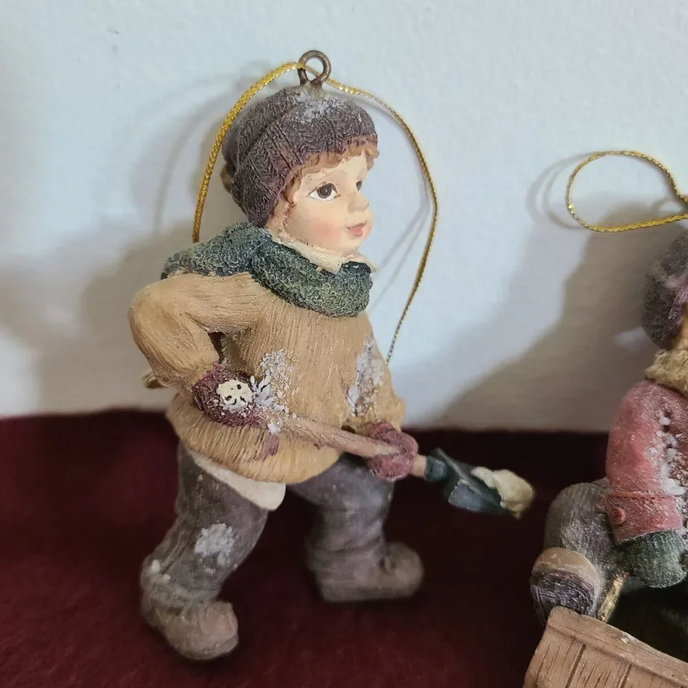 Vintage Resin Christmas Winter Young Children Ornaments Set Old-Fashioned Dress